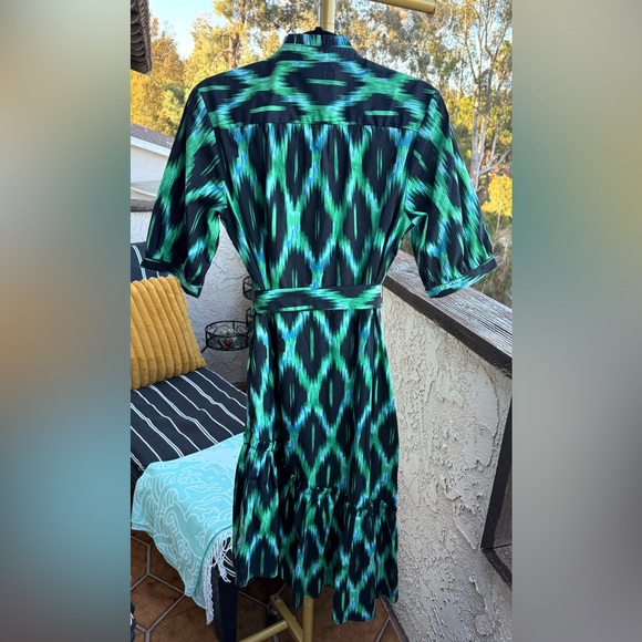 Scoop Black And Green Dress - Picture 2 of 16
